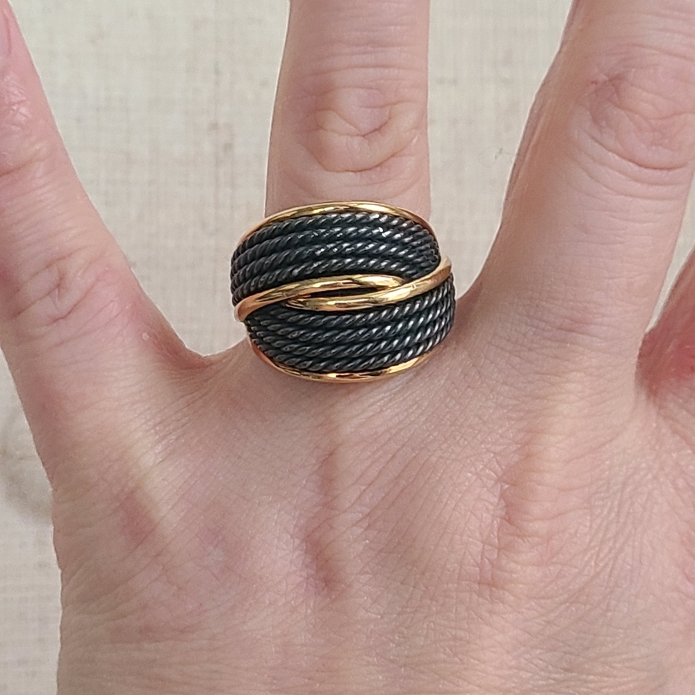 David Yurman Origami Crossover Ring In Blackened Silver and Gold - Picture 11 of 13